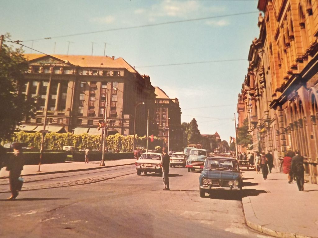 Trg Ante Starčevića i hotel Esplanade 1970-ih godina